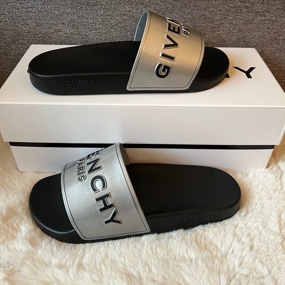 New Givenchy Silver Logo Flat rubber Sandals 40 - Picture 6 of 8